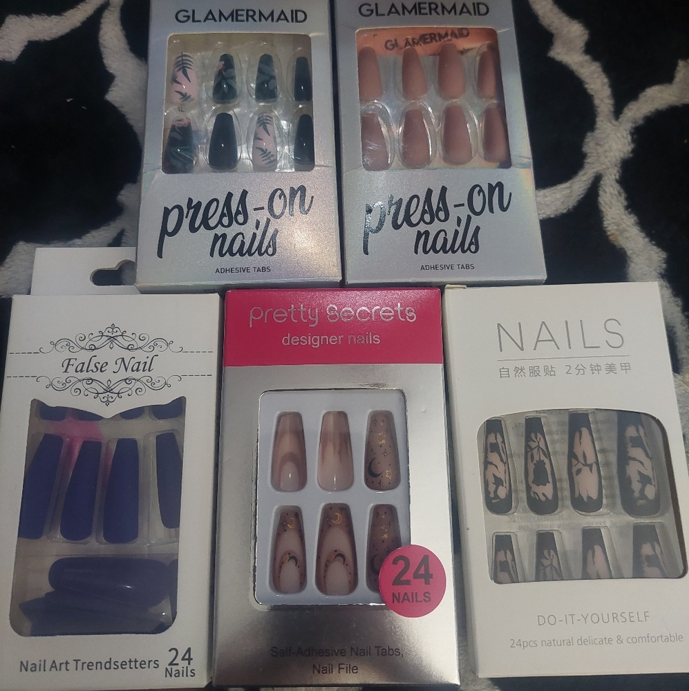 NEW lot of 5 false nails (glamermaid and random)‎ coffin shape